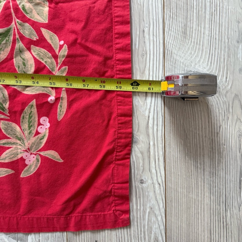 Xochi Vintage Inspired Red Tablecloth Green Leaves Fruit Cherries Berries India‎ - Picture 7 of 9